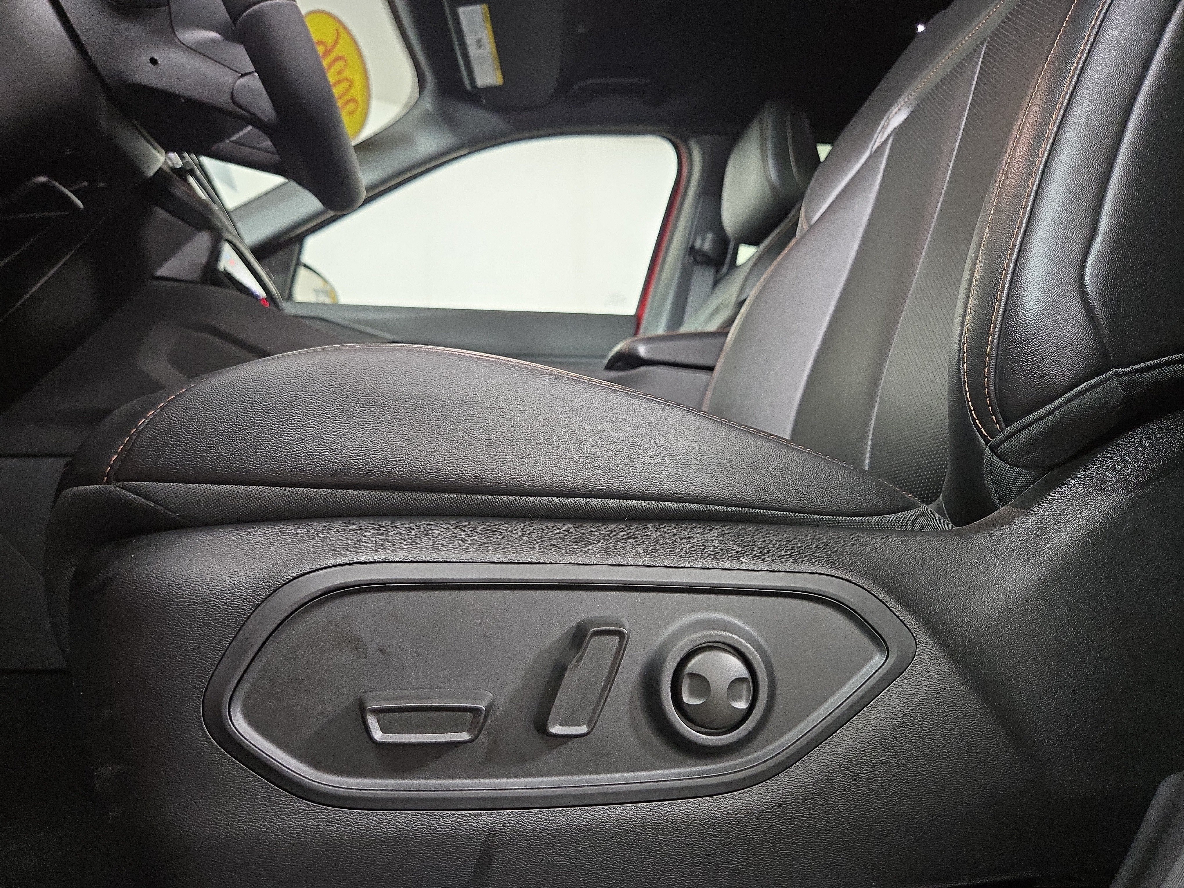 Used 2026 Jeep Cherokee Limited AWD/4WD image 30