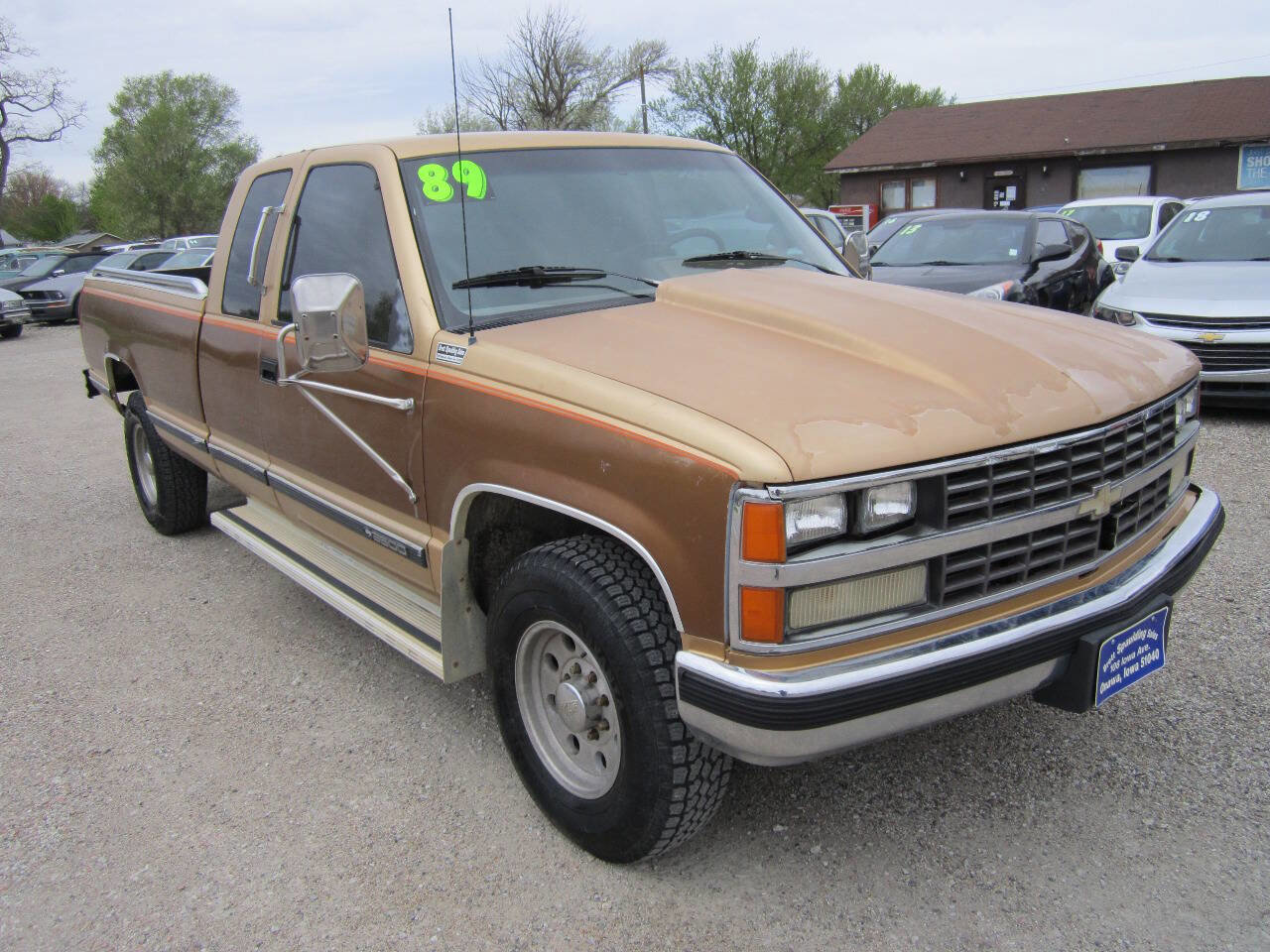 Used 1989 Chevrolet Silverado 3500 2WD Extended Cab image 2