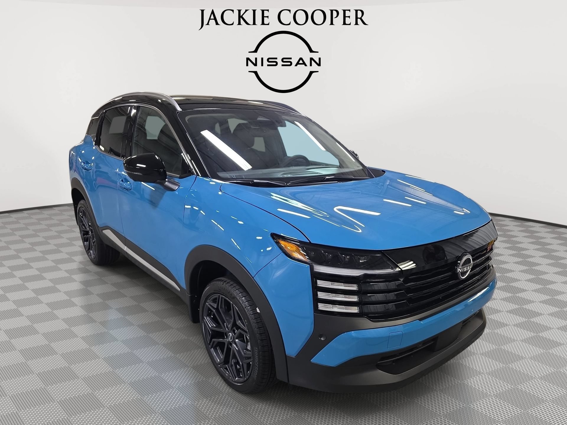 New 2026 Nissan Kicks SR FWD image 3
