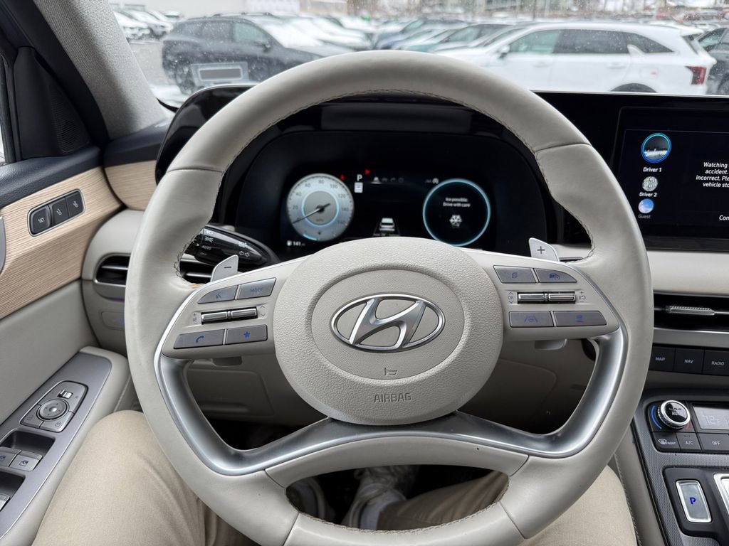 Used 2024 Hyundai Palisade Limited image 13