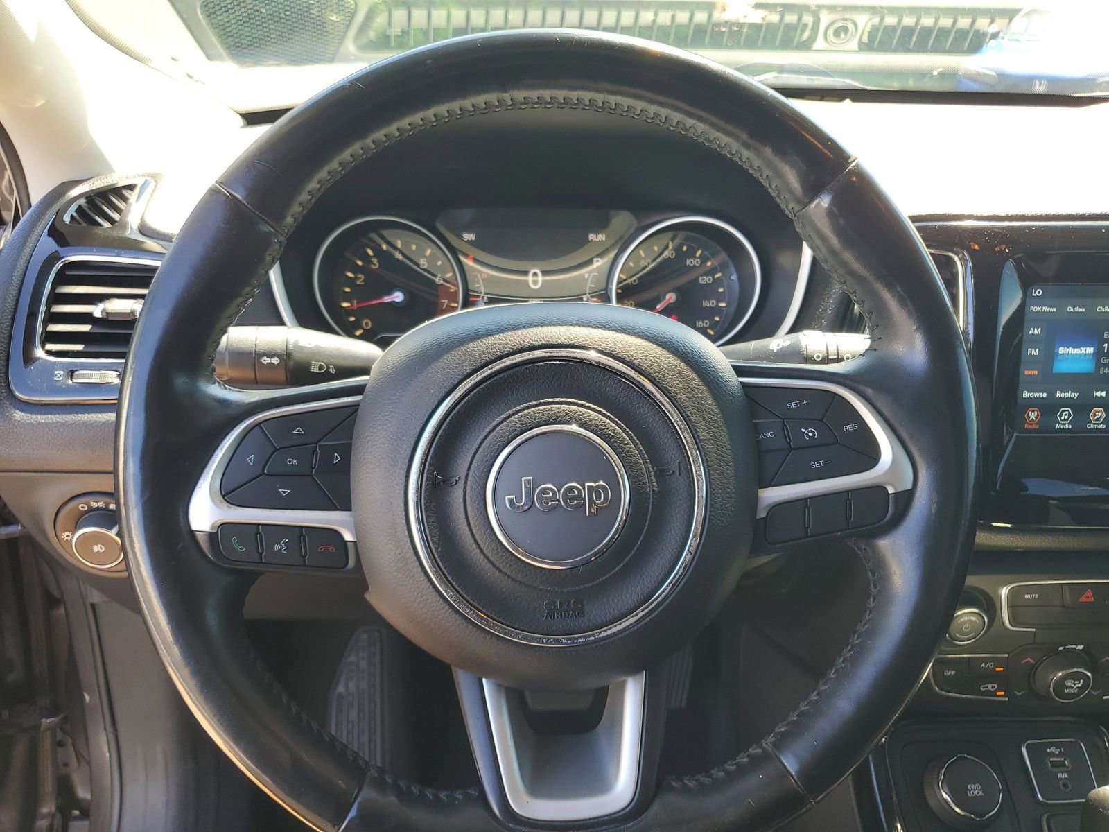 Used 2020 Jeep Compass Latitude AWD/4WD image 10