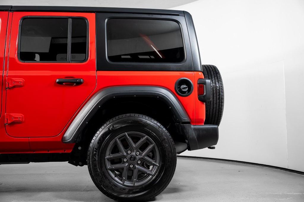 Used 2024 Jeep Wrangler Unlimited Sport AWD/4WD image 15