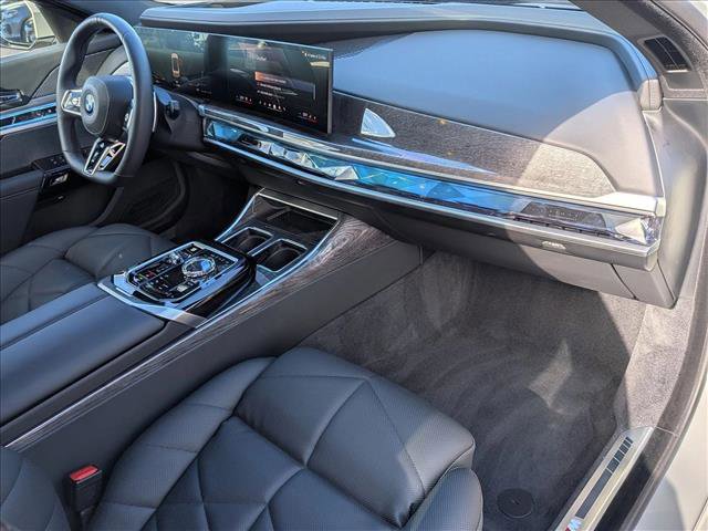 Used 2025 BMW 740i RWD image 23
