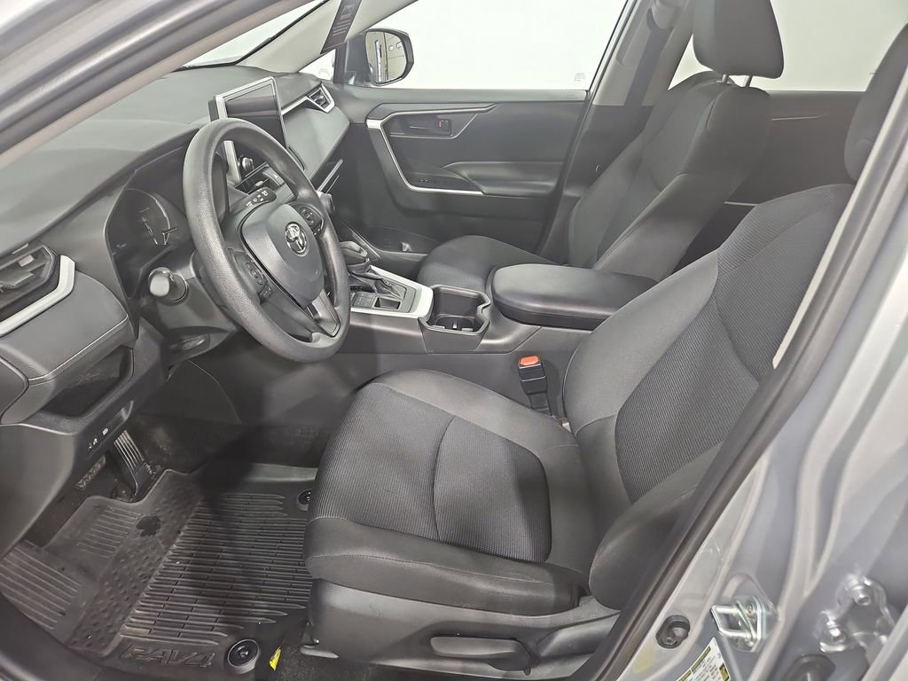 Used 2024 Toyota RAV4 LE AWD/4WD image 10
