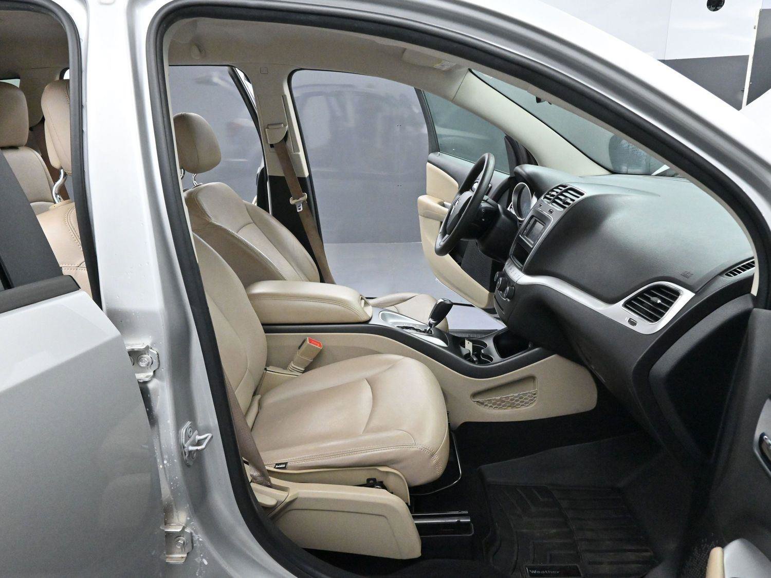 Used 2013 Dodge Journey SXT w/ Flexible Seating Group image 25