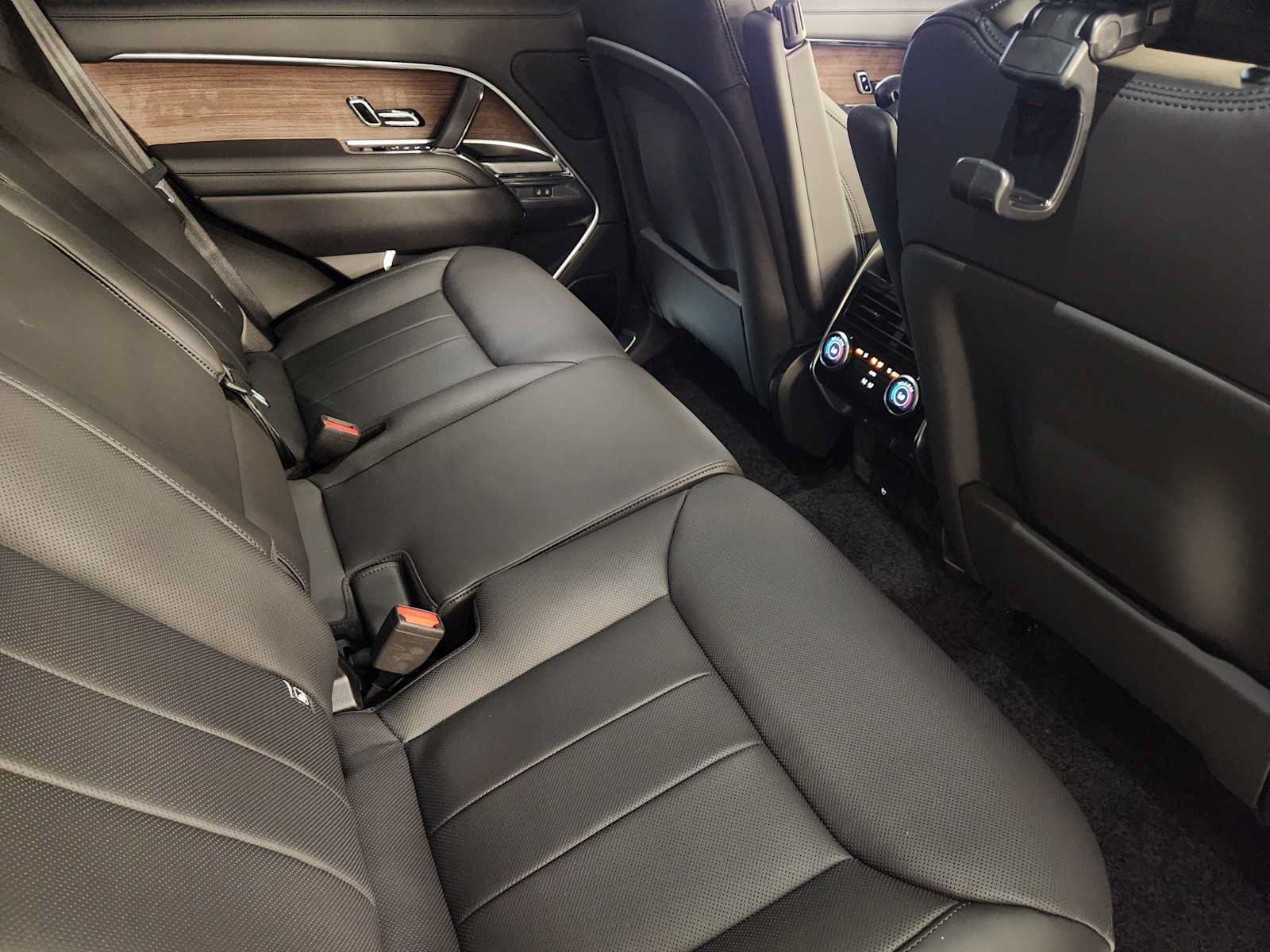New 2026 Land Rover Range Rover SE AWD/4WD image 30