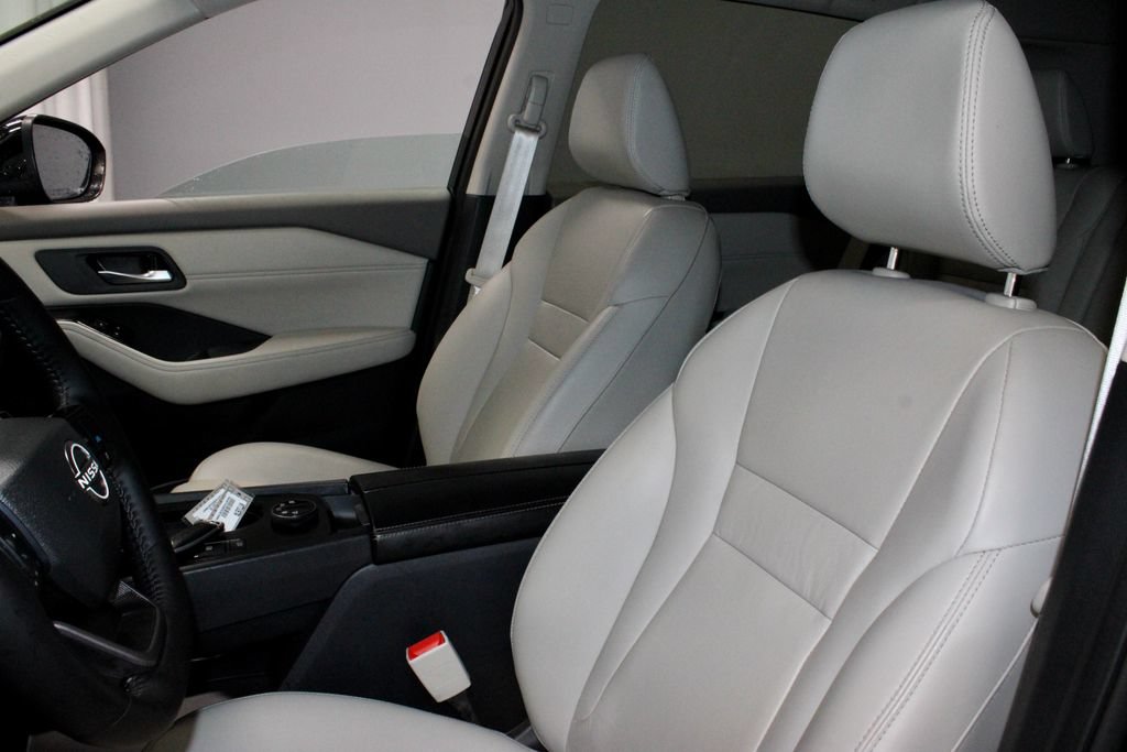 Certified 2025 Nissan Rogue SL AWD/4WD image 26