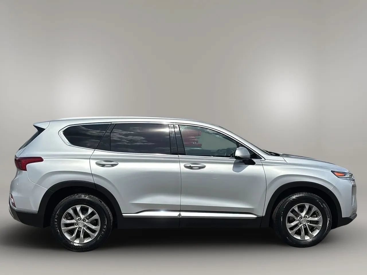Used 2019 Hyundai Santa Fe SEL AWD/4WD image 6