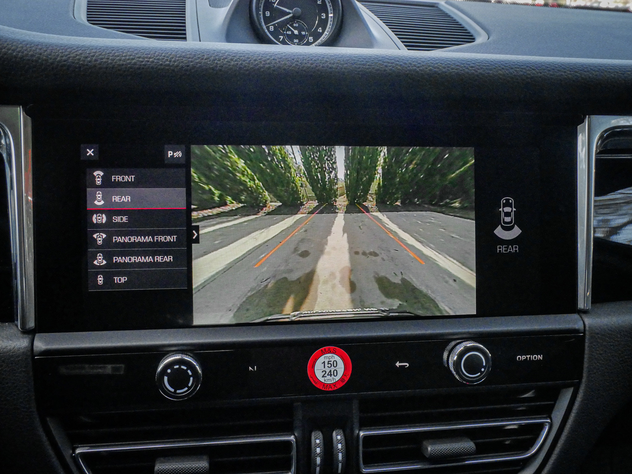 Used 2025 Porsche Macan AWD/4WD image 25