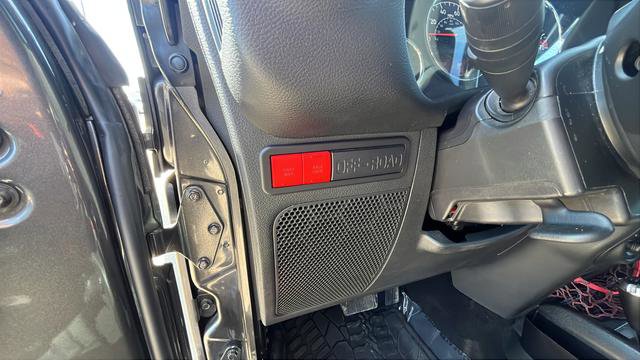 Used 2017 Jeep Wrangler Unlimited Rubicon image 11