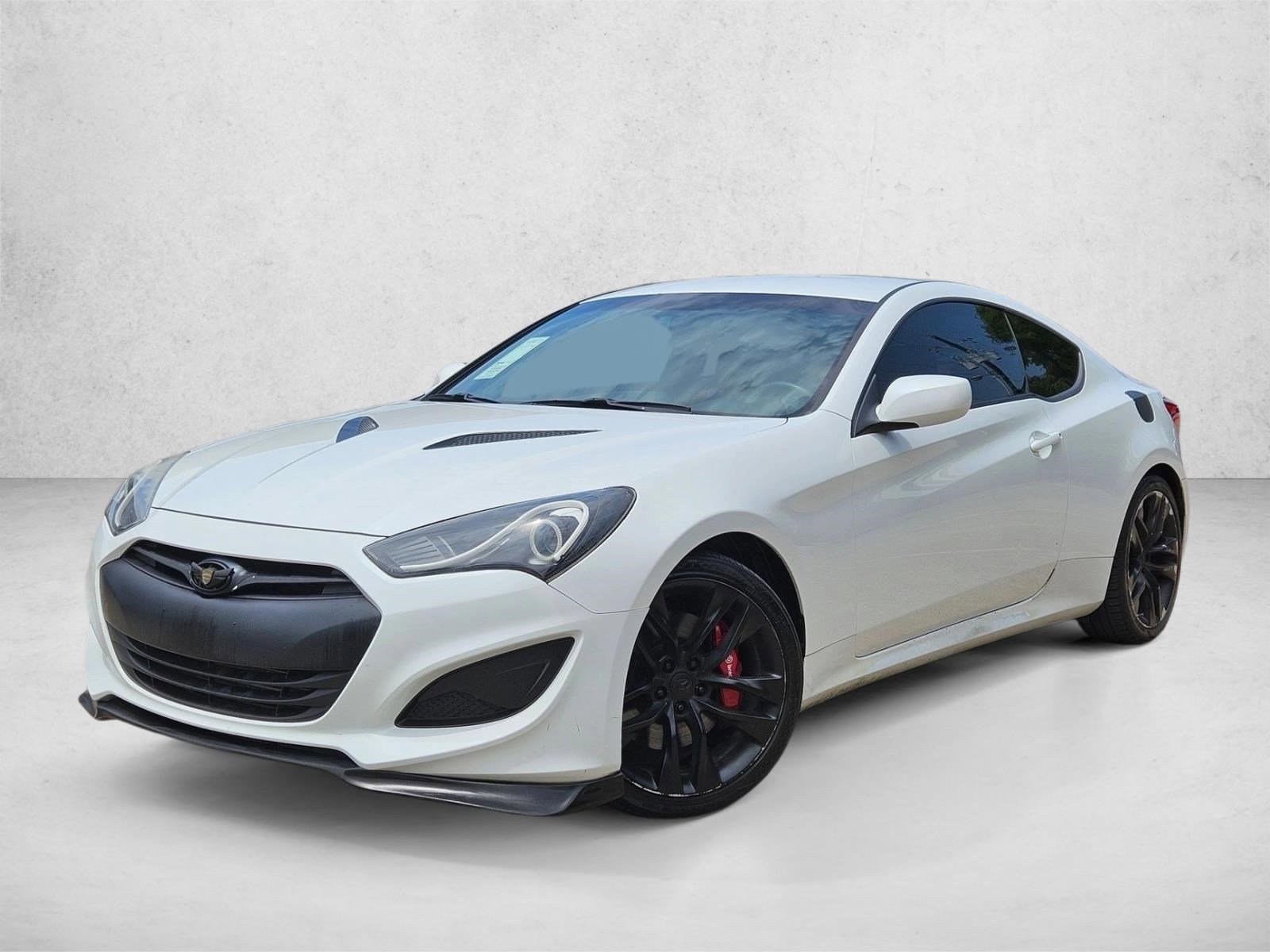 Used 2013 Hyundai Genesis 2.0T RWD image 1