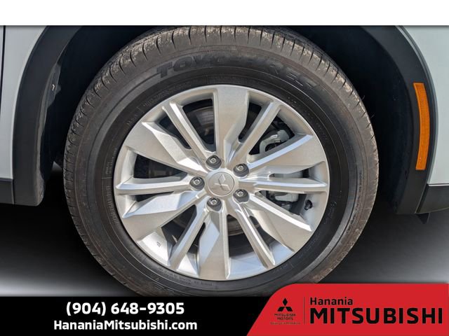 Used 2025 Mitsubishi Outlander ES image 11