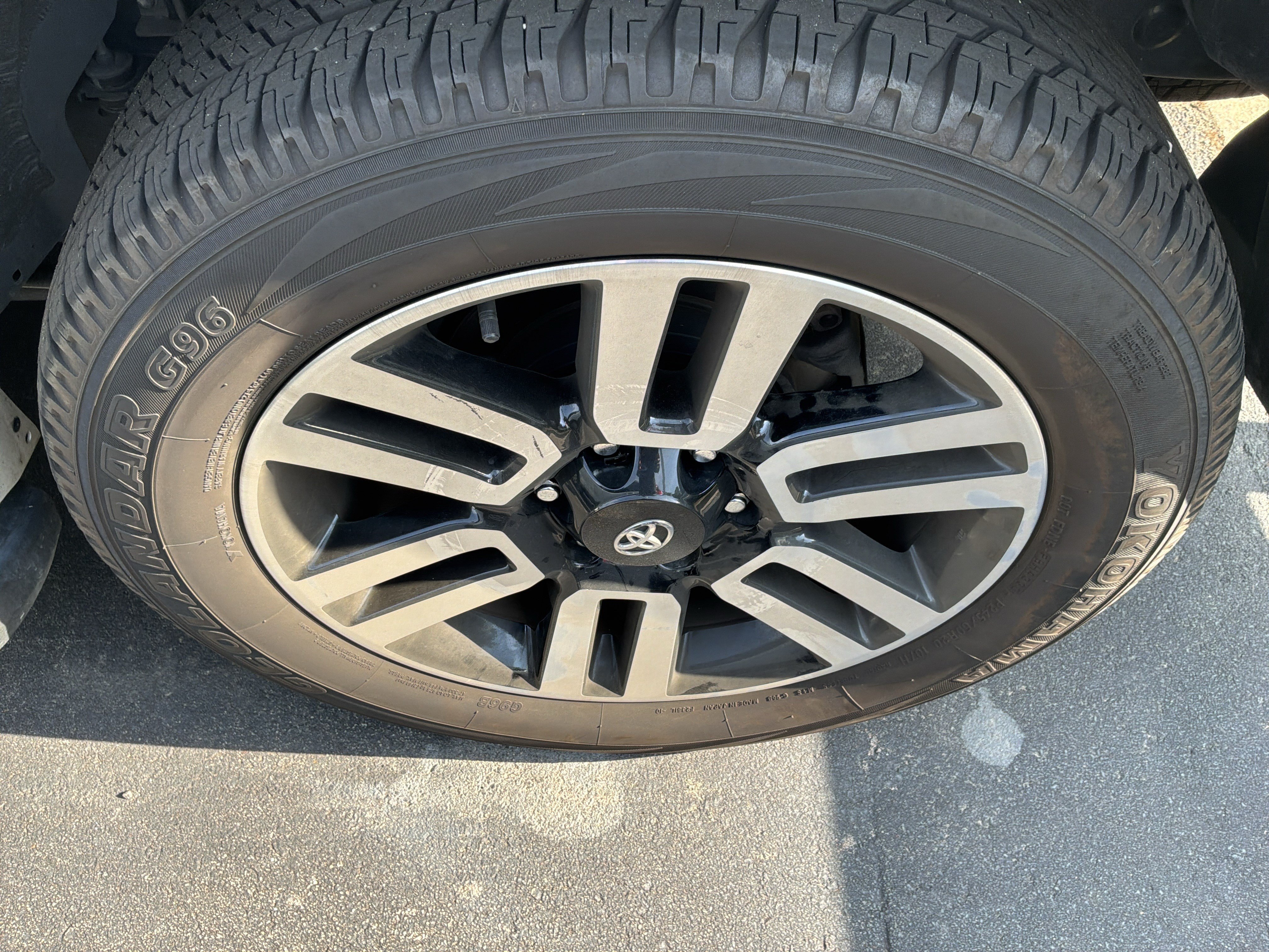 Used 2024 Toyota 4Runner Limited AWD/4WD image 9