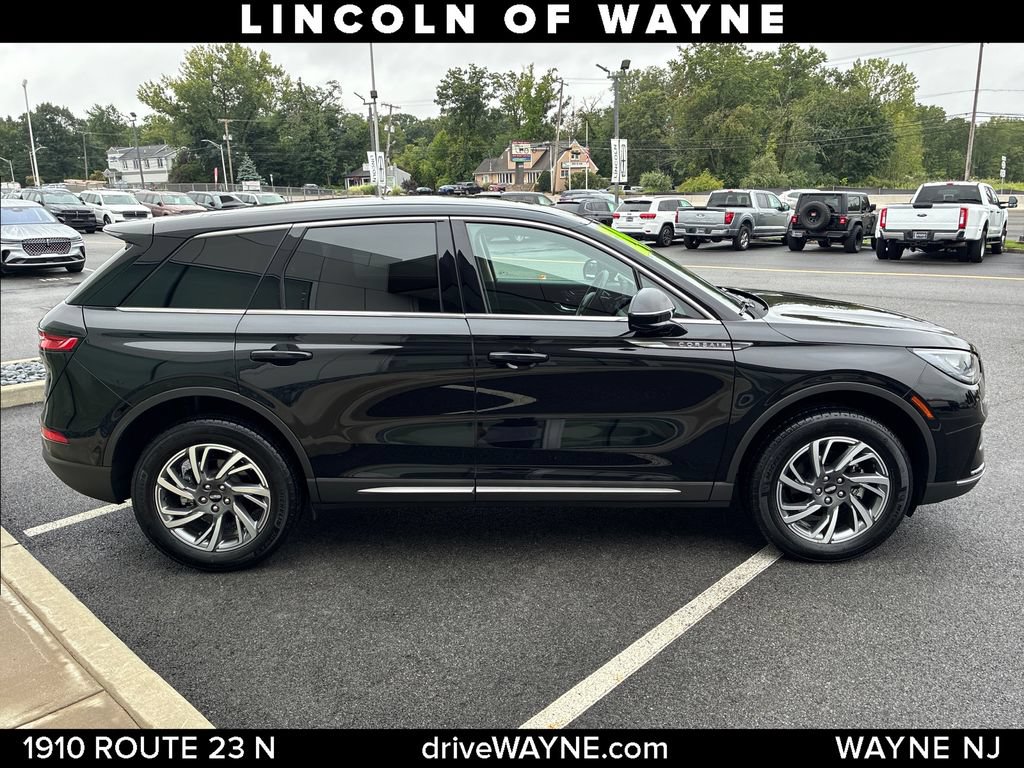 Certified 2024 Lincoln Corsair AWD w/ Equipment Group 101A image 9