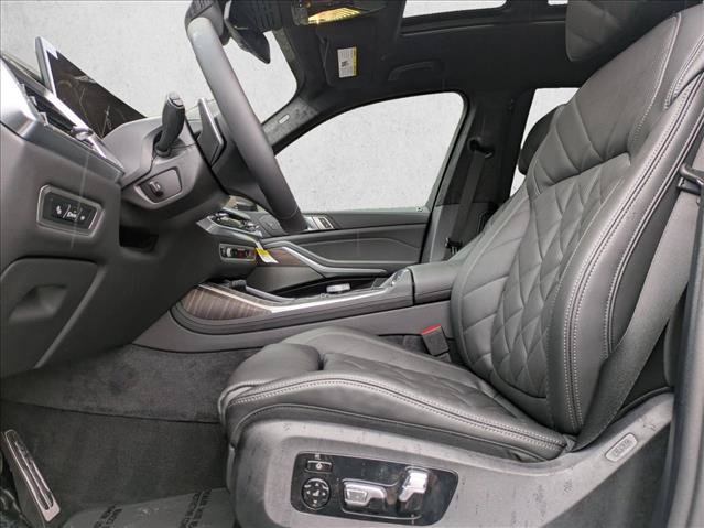 Used 2026 BMW X7 xDrive40i w/ Executive Package AWD/4WD image 4