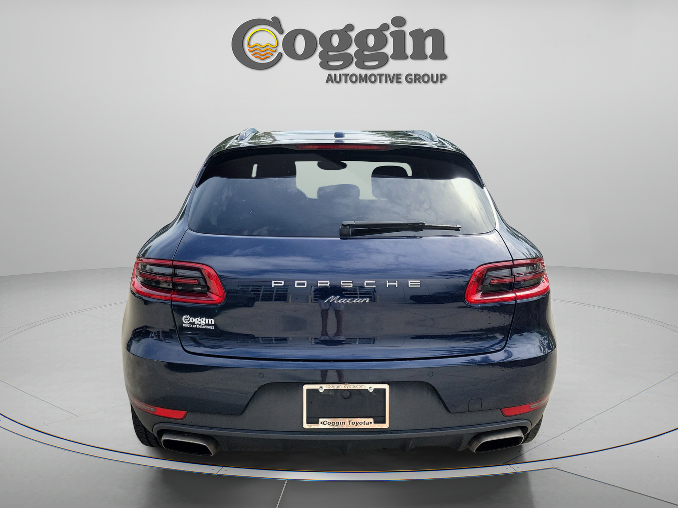 Used 2017 Porsche Macan AWD/4WD image 3