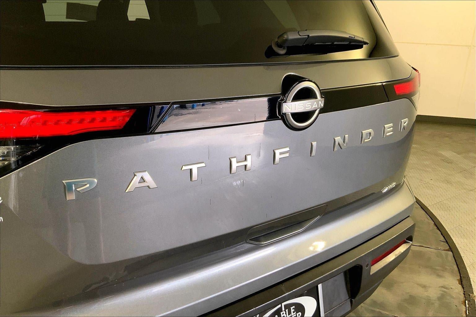 Used 2025 Nissan Pathfinder SV AWD/4WD image 20