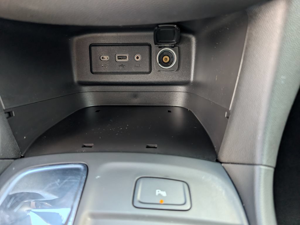 Used 2024 Chevrolet Equinox LT FWD image 16
