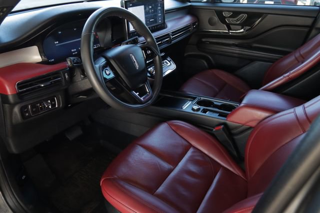 Used 2024 Lincoln Corsair Grand Touring image 7