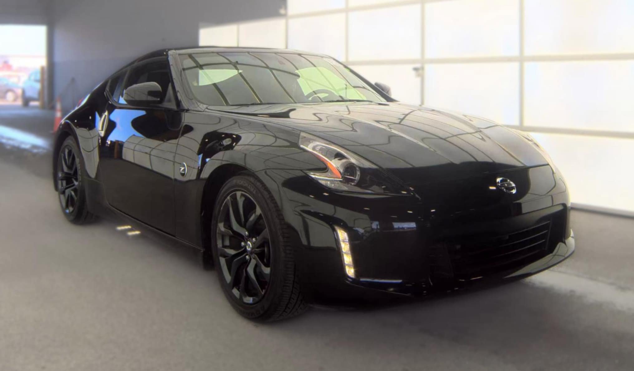 Used 2020 Nissan 370Z Coupe RWD image 9