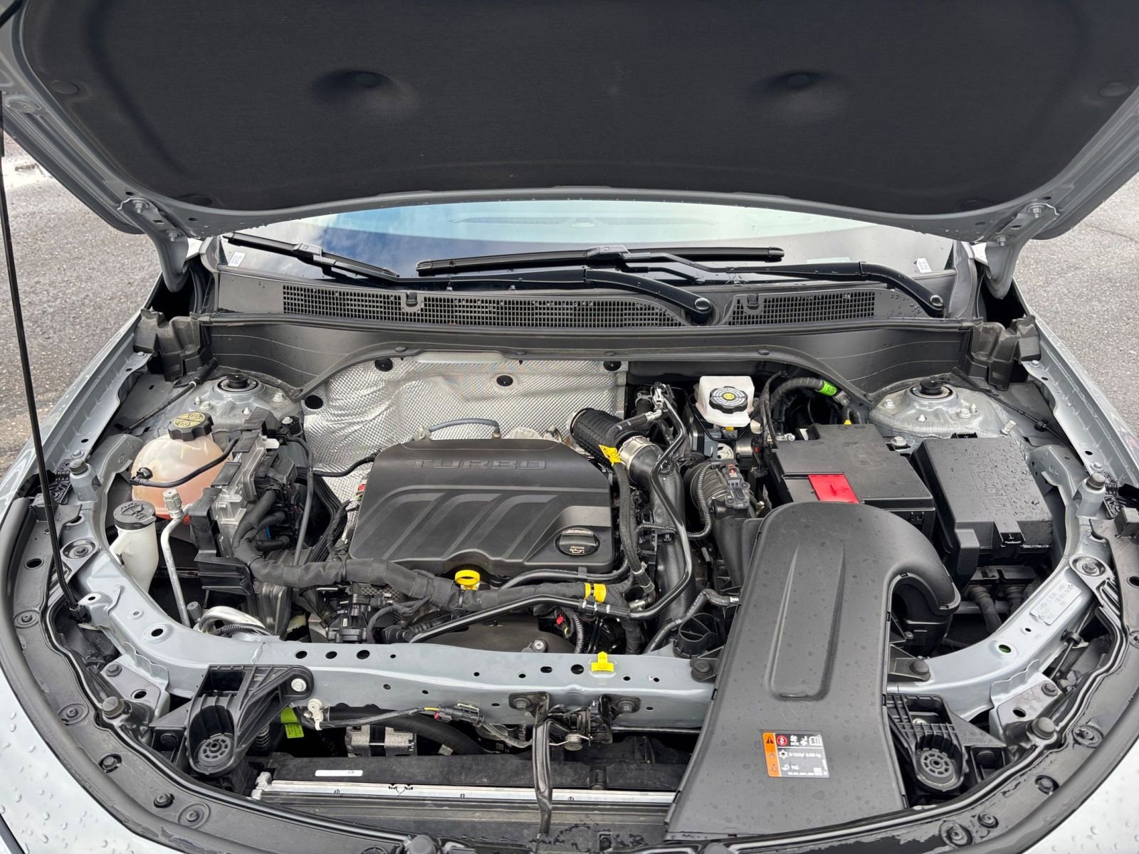 Used 2025 Buick Envista Preferred image 32