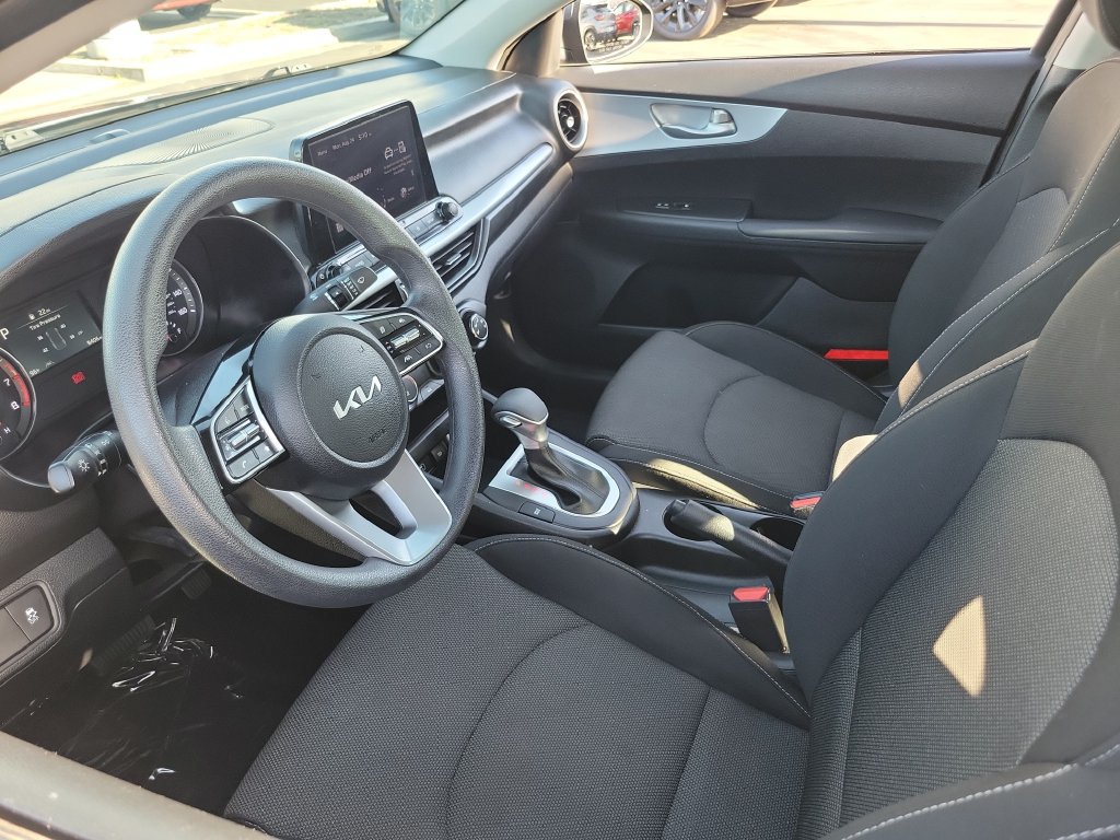 Used 2024 Kia Forte LX FWD image 3