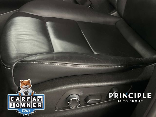 Used 2024 Cadillac XT4 Premium Luxury image 16