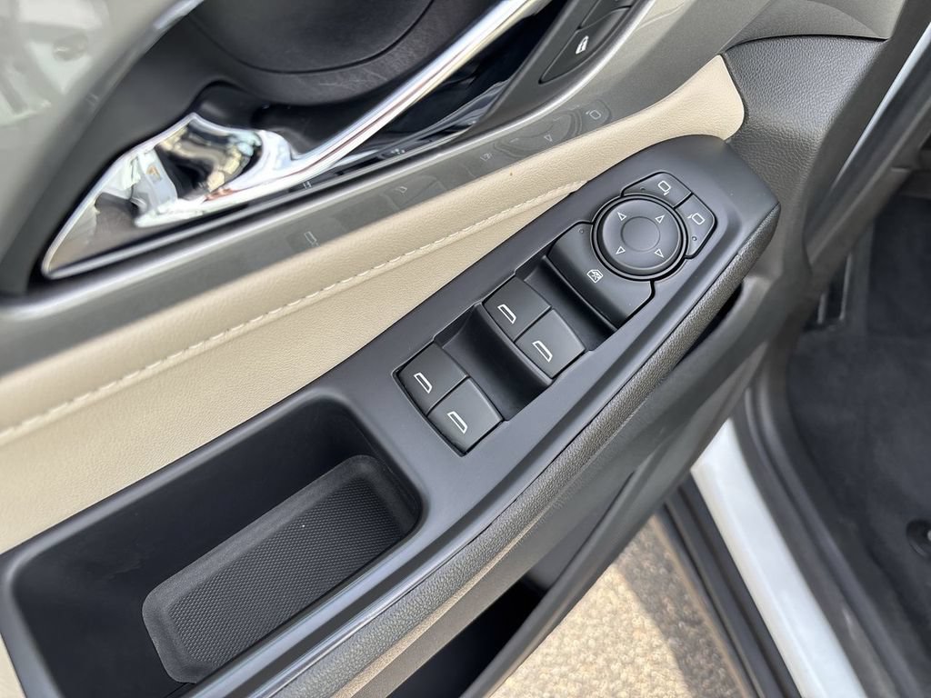 Certified 2022 Chevrolet Traverse LS AWD/4WD image 26