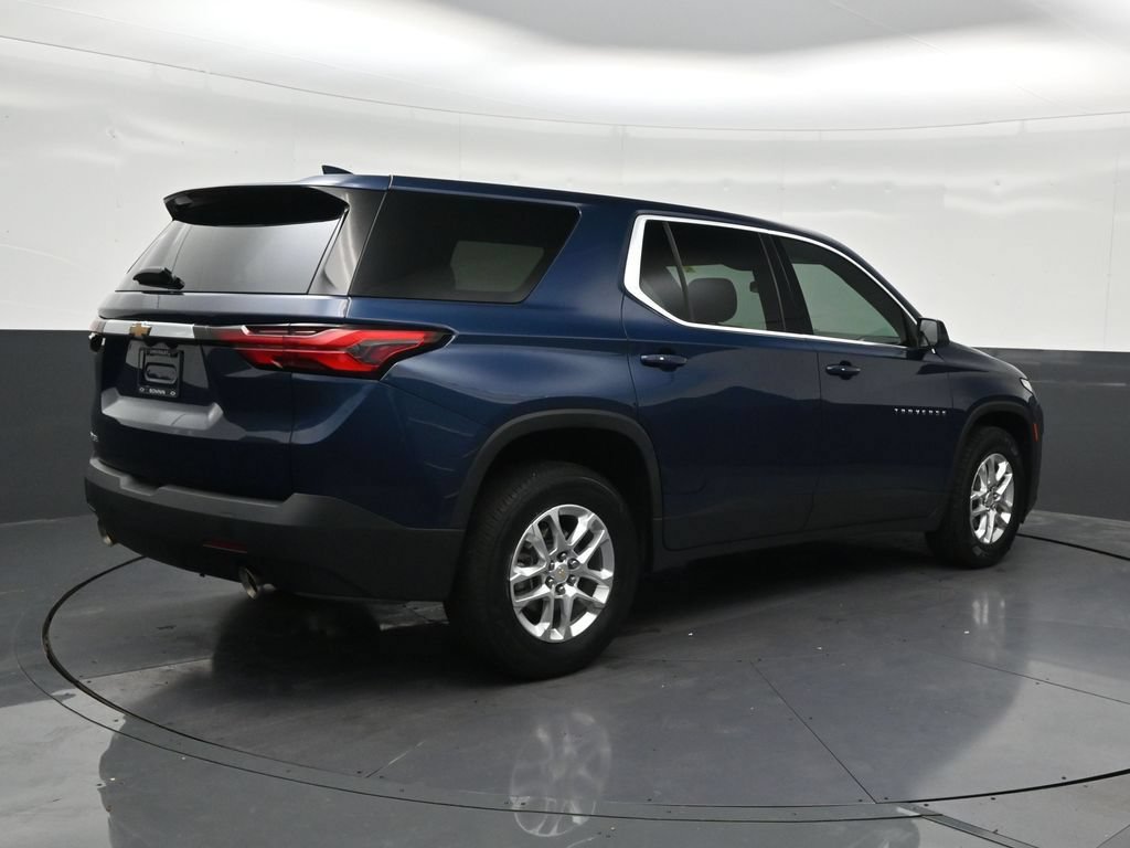 Used 2023 Chevrolet Traverse LS FWD image 5