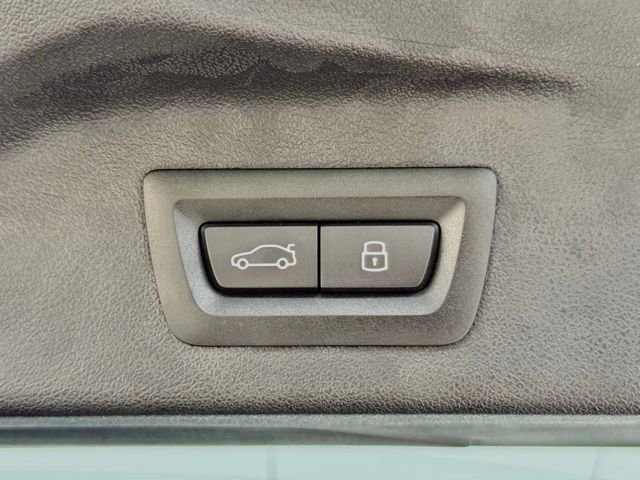 Used 2026 BMW X7 xDrive40i w/ M Sport Package AWD/4WD image 17