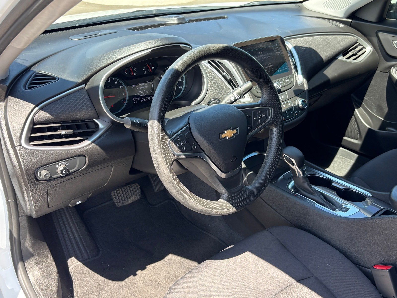 Used 2023 Chevrolet Malibu LT FWD image 20