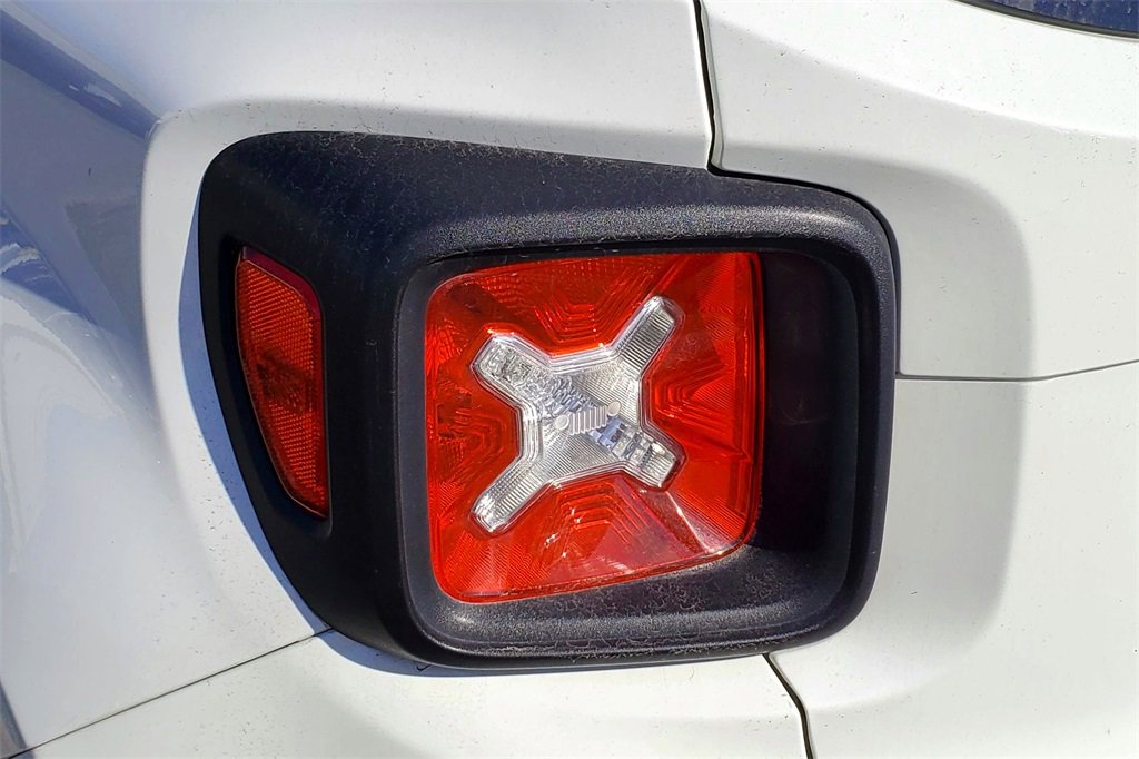 Used 2023 Jeep Renegade Latitude image 7