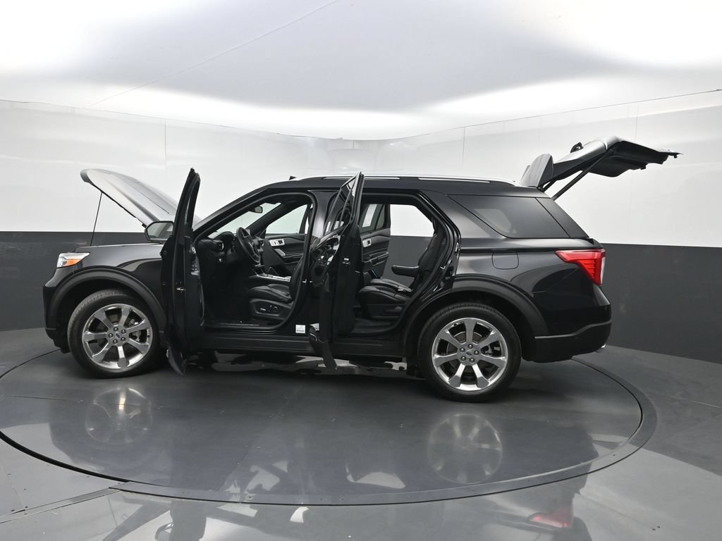 Used 2020 Ford Explorer Platinum w/ Premium Technology Package AWD/4WD image 39