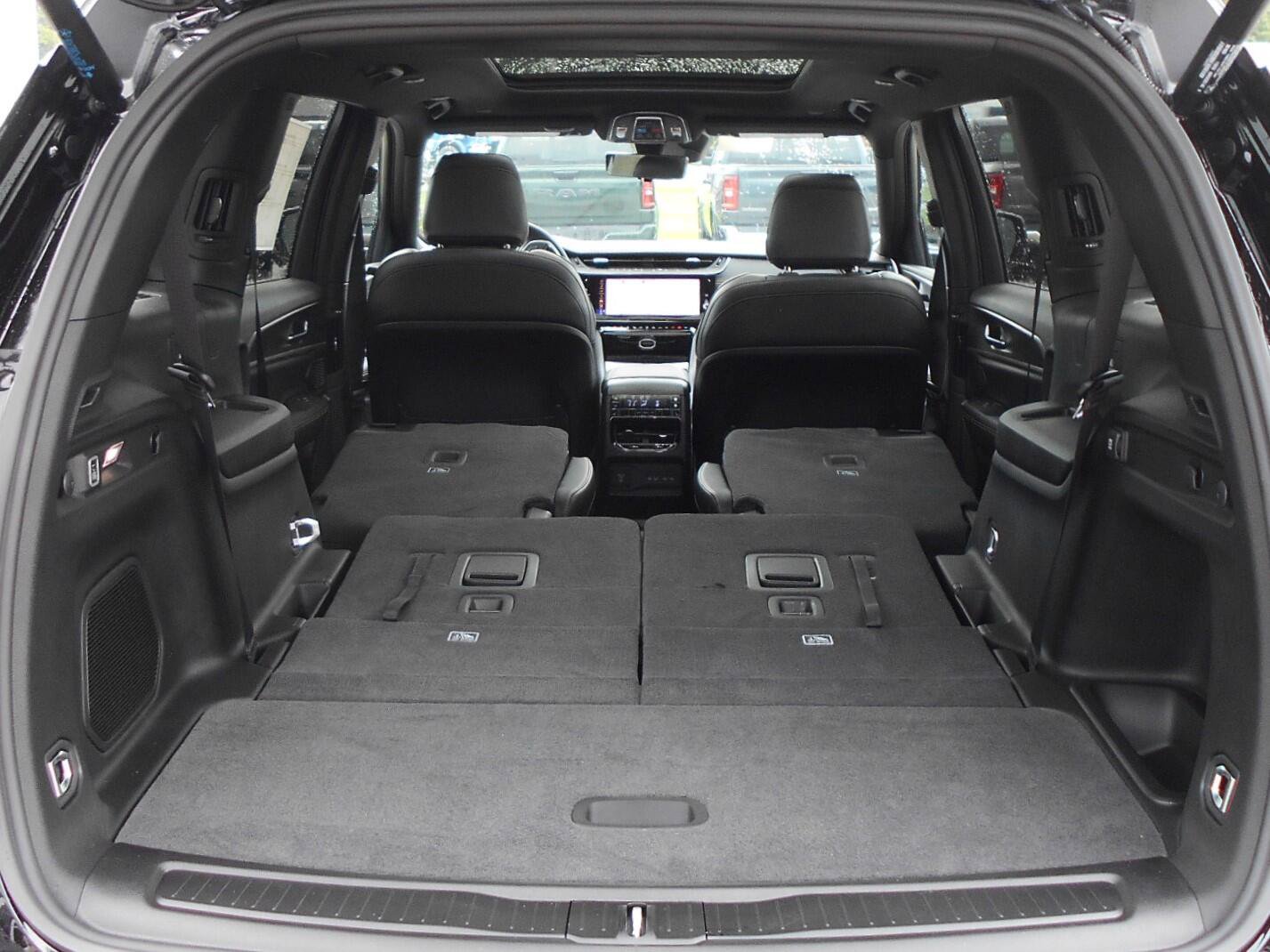 New 2026 Jeep Grand Cherokee L Limited AWD/4WD image 21