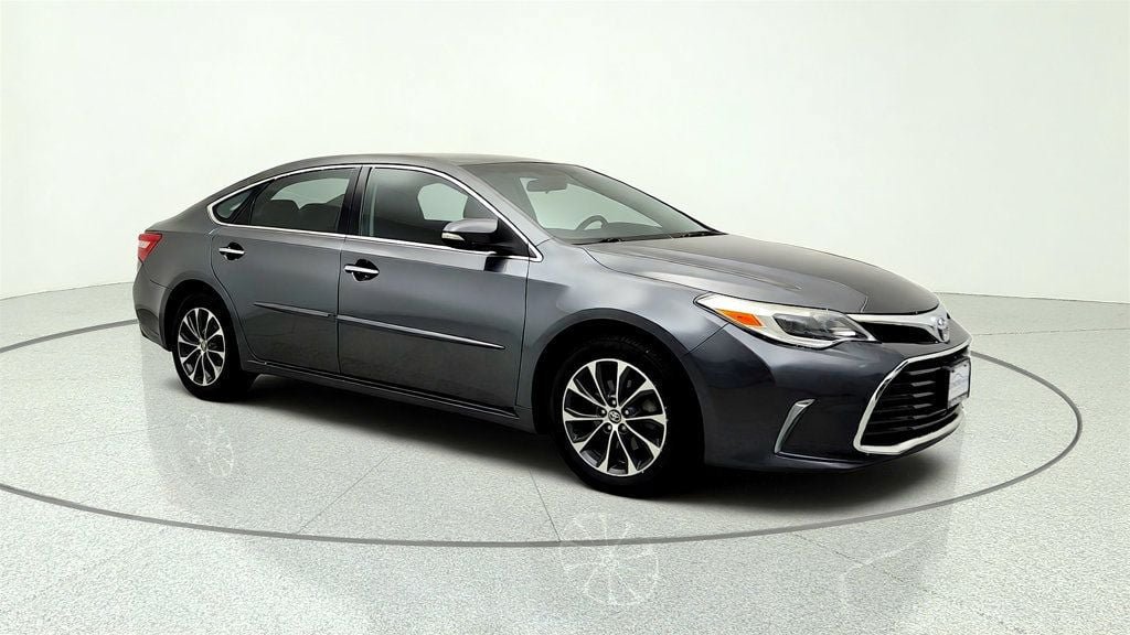 Used 2016 Toyota Avalon XLE Plus FWD image 3