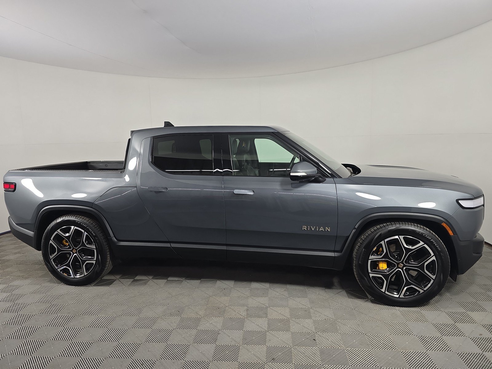 Used 2024 Rivian R1T Adventure AWD/4WD image 6