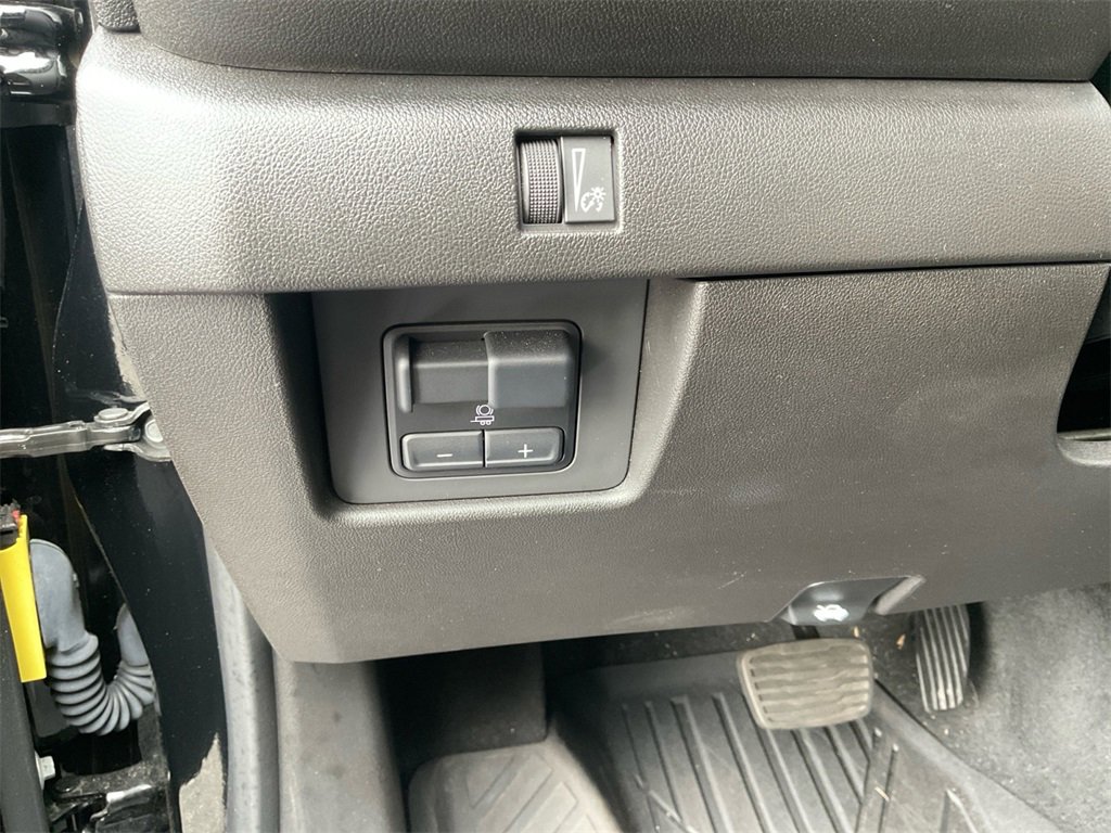 Used 2024 Chevrolet Colorado Trail Boss w/ LPO, Dark Essentials Package image 25