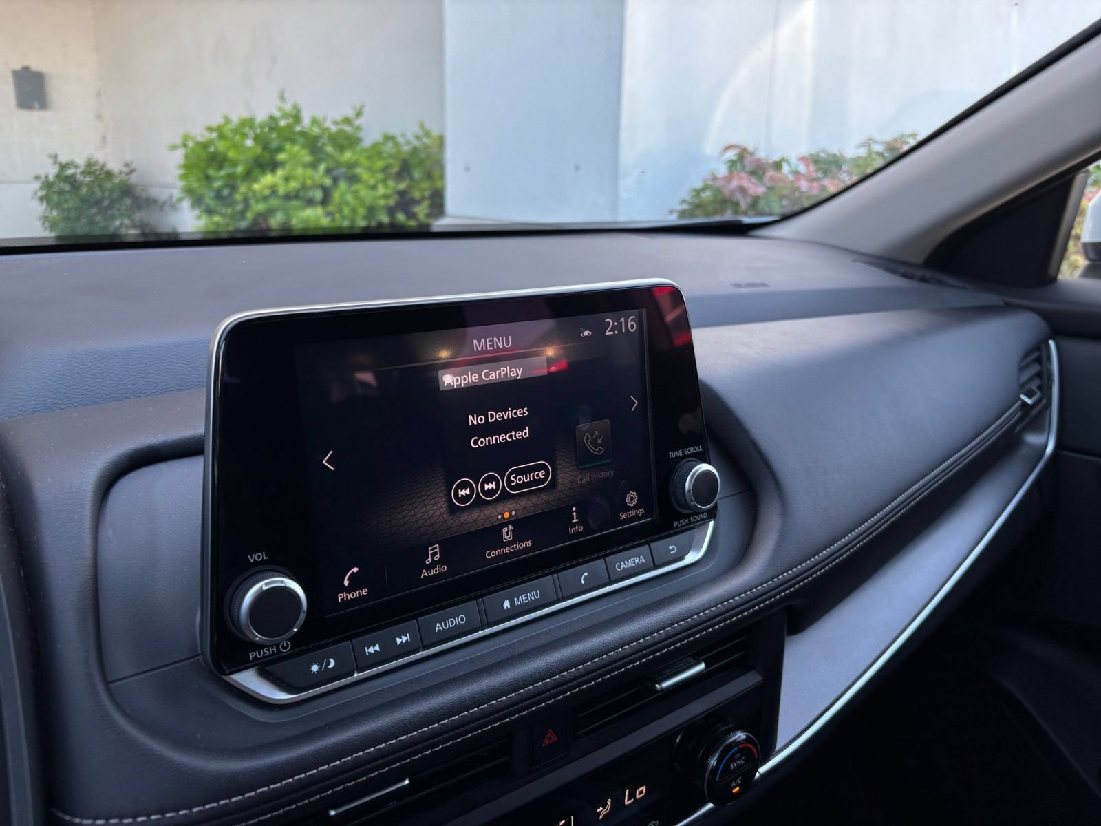 Used 2025 Nissan Rogue SV FWD image 19