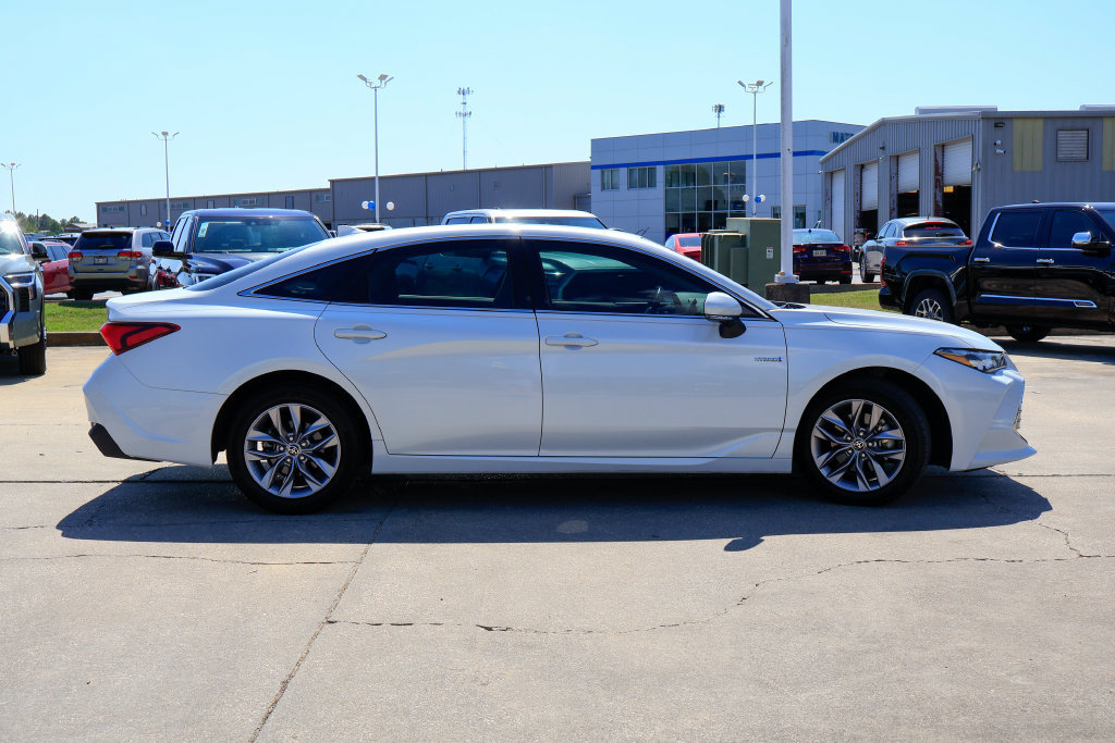 Used 2021 Toyota Avalon XLE w/ Moonroof Package FWD image 24