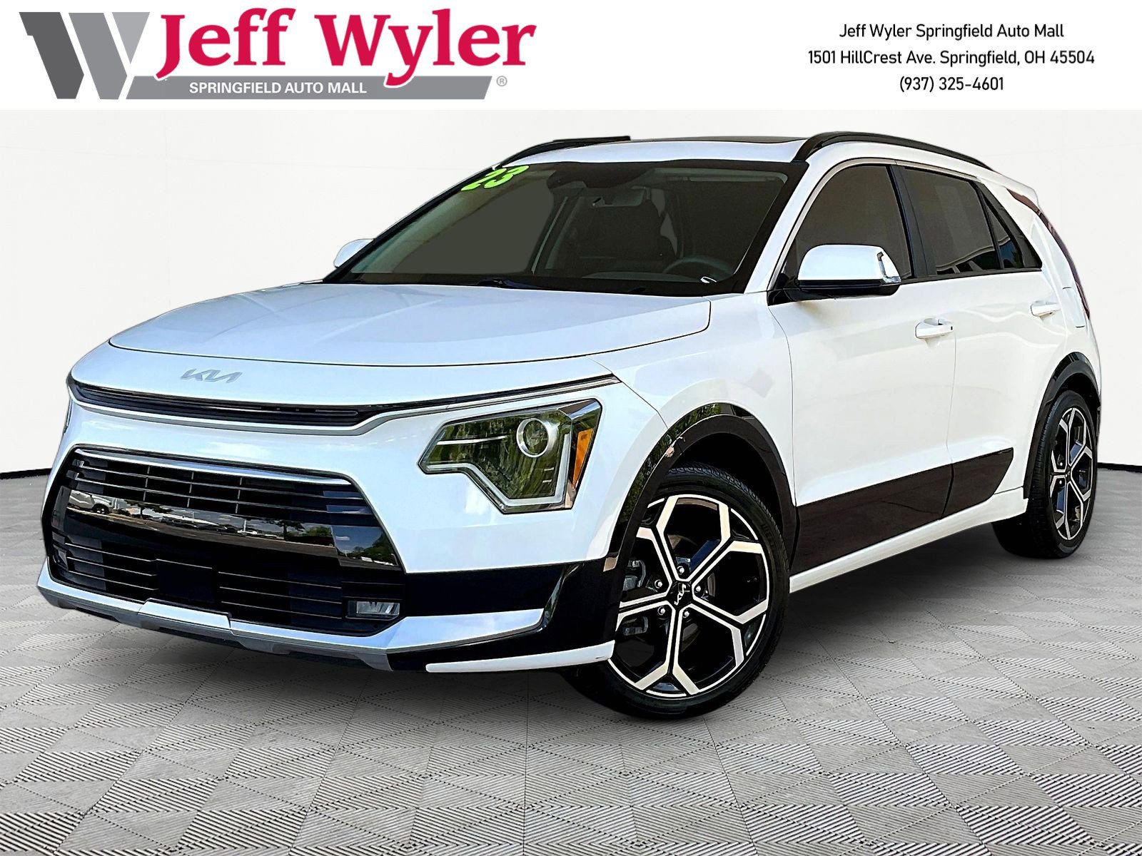 Used 2023 Kia Niro EX Touring FWD image 1