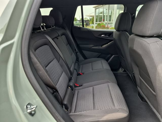 Used 2025 Chevrolet Equinox LT w/ Safety and Technology Package AWD/4WD image 29