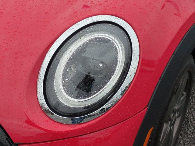 Used 2024 MINI Cooper 2-Door Hardtop image 9