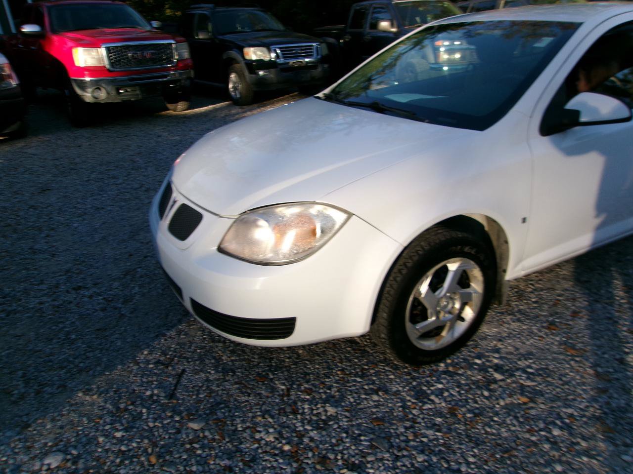 Used 2007 Pontiac G5 FWD image 2