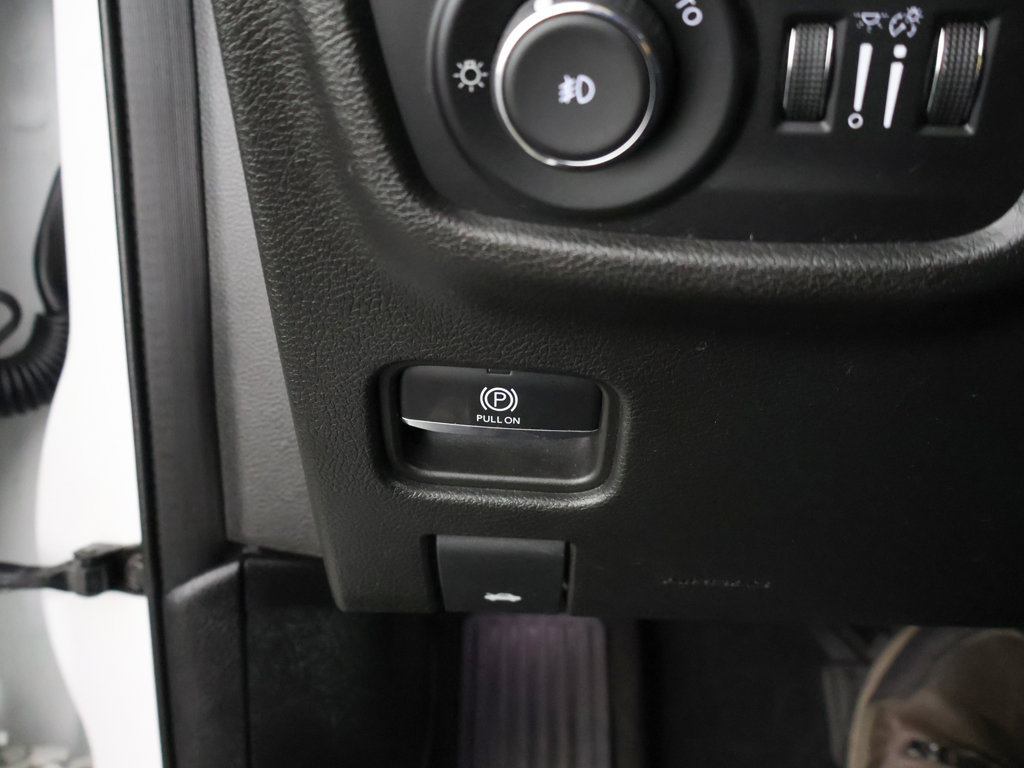 Used 2023 Jeep Grand Cherokee Limited w/ Black Appearance Package AWD/4WD image 41