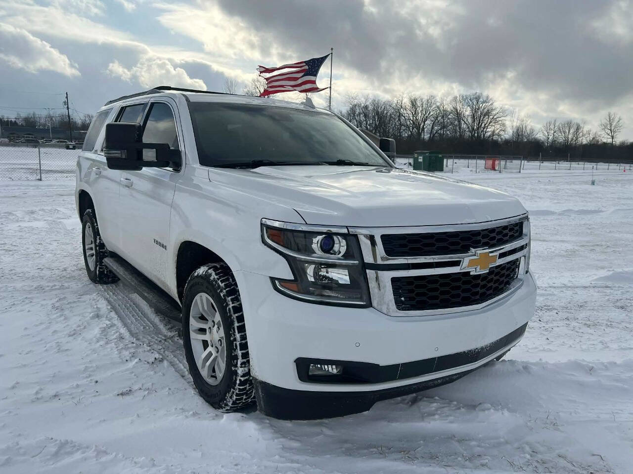 Used 2015 Chevrolet Tahoe LT w/ Luxury Package image 2