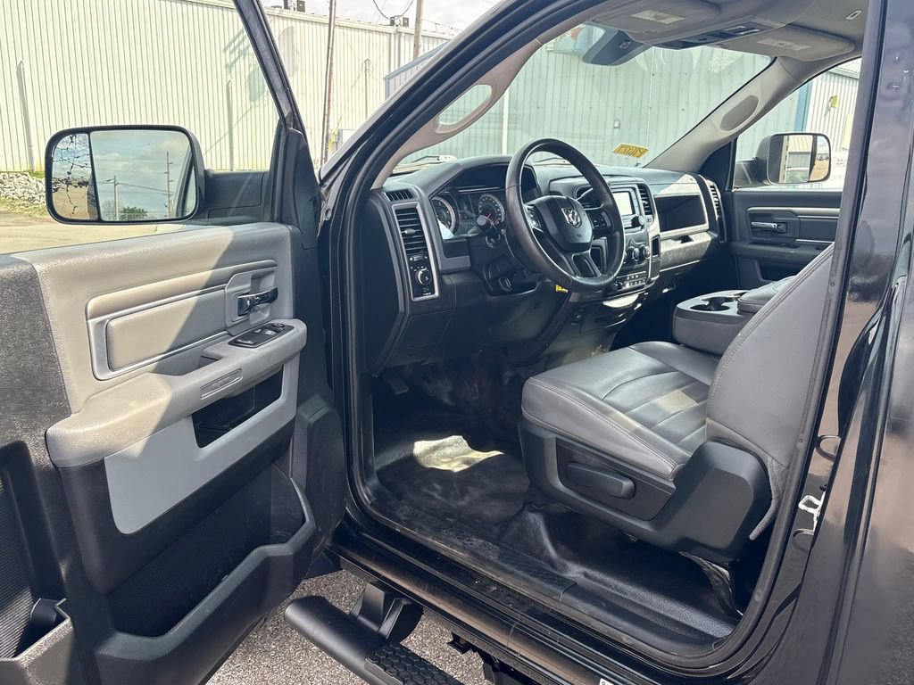 Used 2018 RAM 5500 Tradesman w/ Power & Remote Entry Group RWD image 14