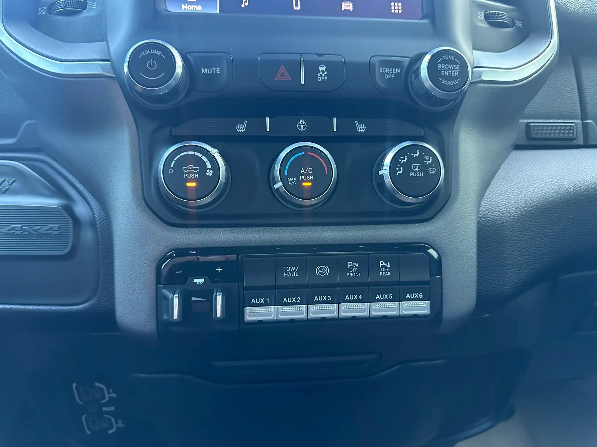 Used 2022 RAM 2500 Big Horn w/ Level C Equiment Group AWD/4WD image 45