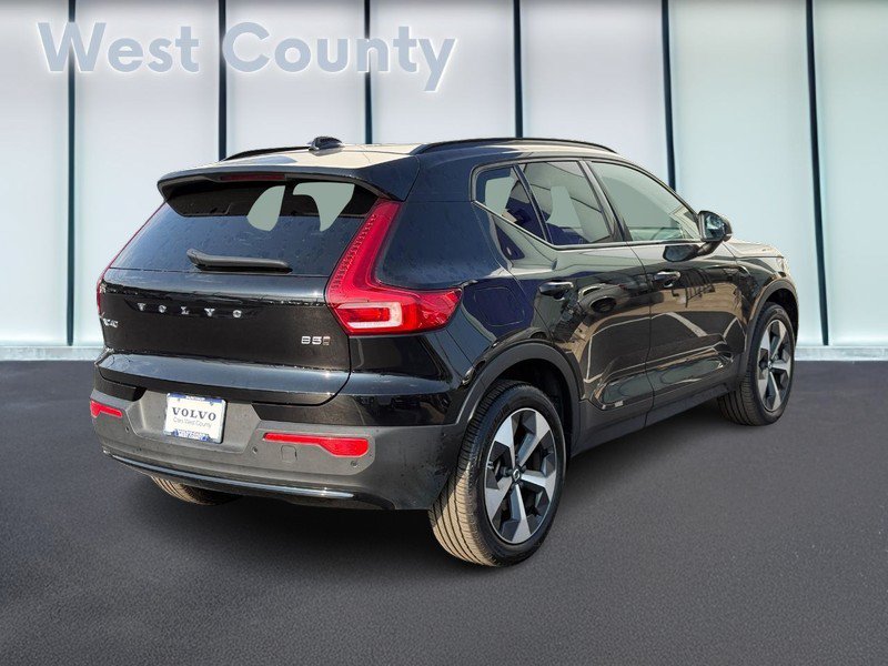Used 2026 Volvo XC40 B5 Plus AWD/4WD image 4