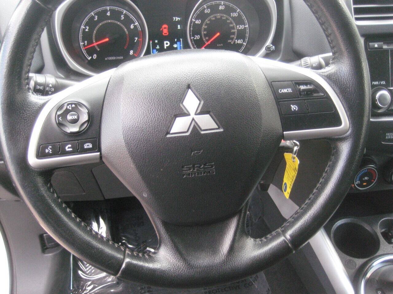 Used 2014 Mitsubishi Outlander Sport ES AWD/4WD image 11