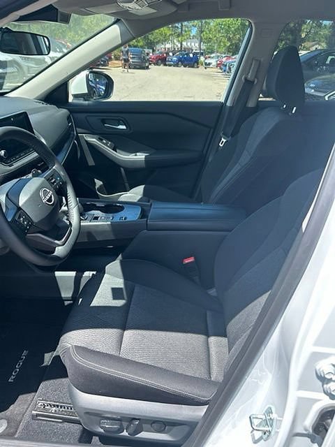 Certified 2026 Nissan Rogue SV FWD image 13